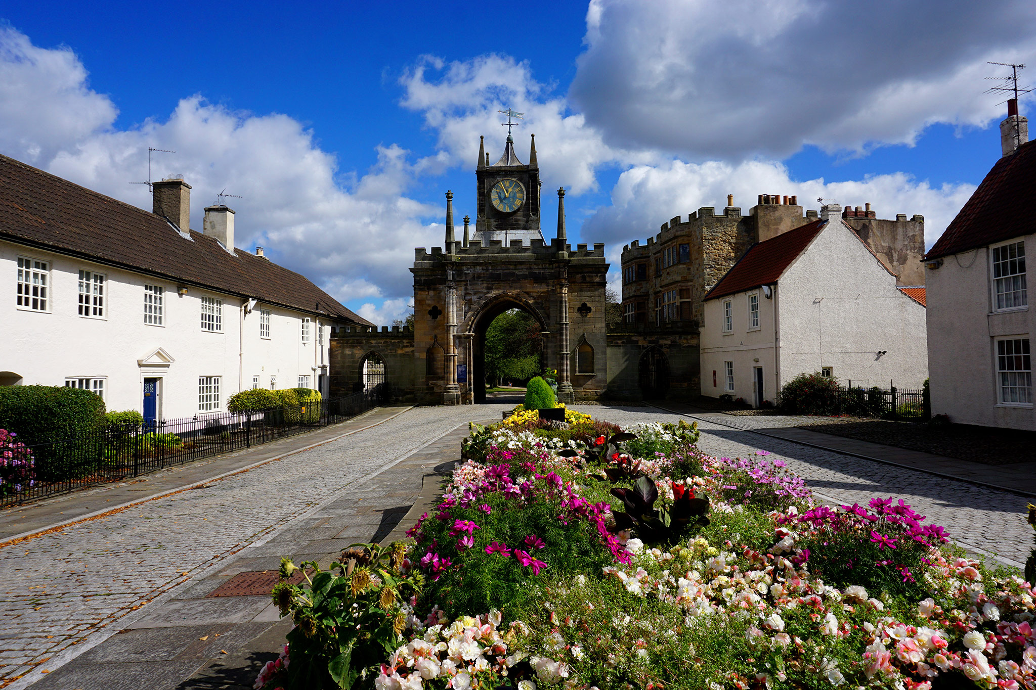 Bishop Auckland, the gatehouse at the entrance to Auckland Palace (Auckland Castle). Formally the home of the Bishops of Durham. 